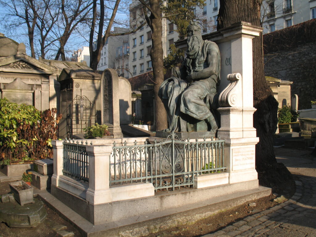 Tombe d’Osiris au cimetière de Montmartre.